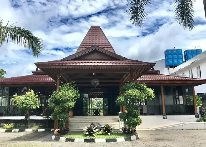 Azhima Resort And Convention Surakarta 