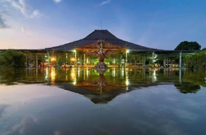 Azhima Resort And Convention Surakarta 
